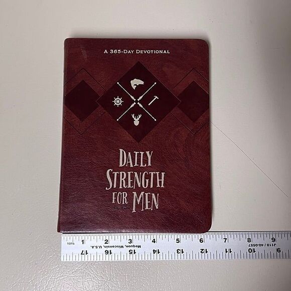 A 365 Day Devotional Daily Strength for Men - Picture 7 of 8
